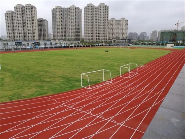 西安市塑胶跑道维修塑胶跑道翻新 - 方案